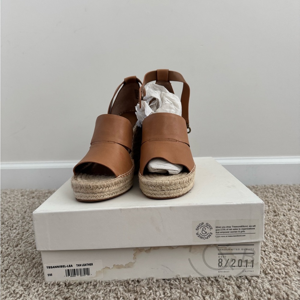 Treasure and Bond Wedge Size 9
